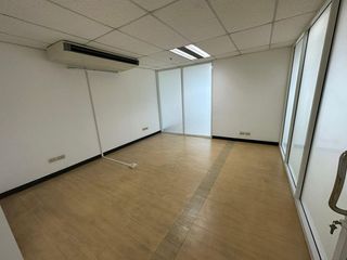 For rent 1 Beds office in Khlong Toei, Bangkok