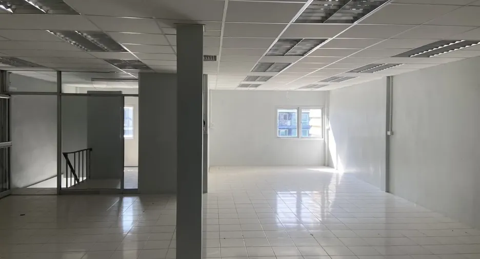 For rent retail Space in Phra Khanong, Bangkok