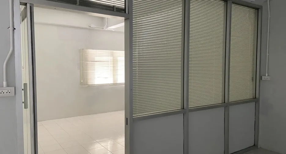 For rent retail Space in Phra Khanong, Bangkok
