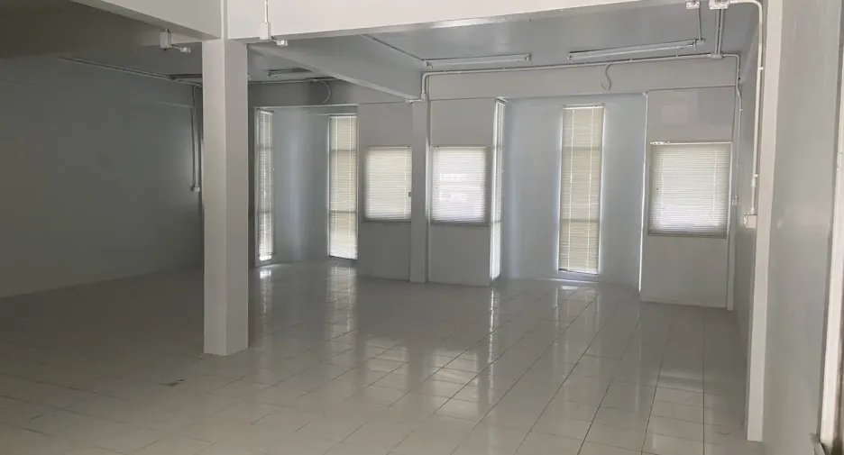 For rent retail Space in Phra Khanong, Bangkok