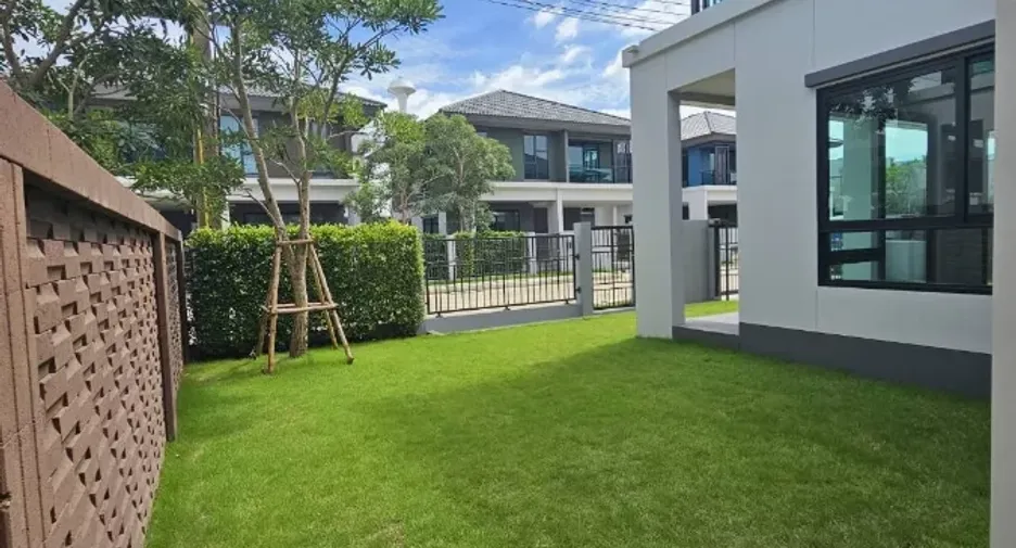 For sale 4 bedrooms house in Lam Luk Ka, Pathum Thani
