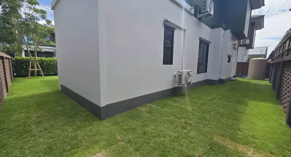 For sale 4 bedrooms house in Lam Luk Ka, Pathum Thani