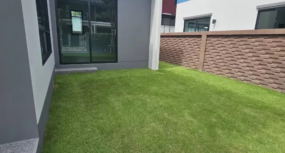 For sale 4 bedrooms house in Lam Luk Ka, Pathum Thani