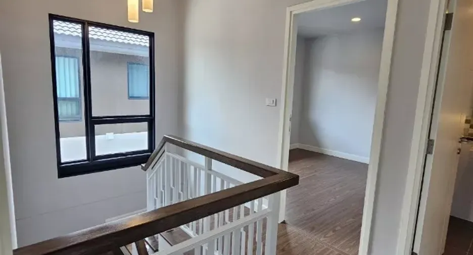 For sale 4 bedrooms house in Lam Luk Ka, Pathum Thani