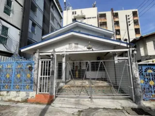 For rent 5 Beds house in Din Daeng, Bangkok