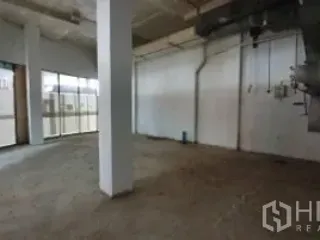 Аренда торговое помещение в Кхлонг Тоеи, Бангкок