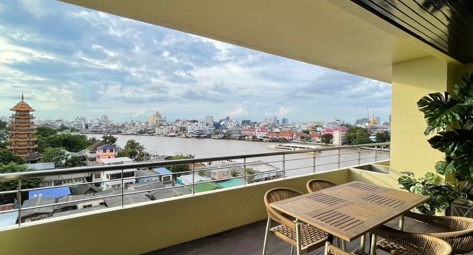 For rent 3 bed condo in Khlong San, Bangkok