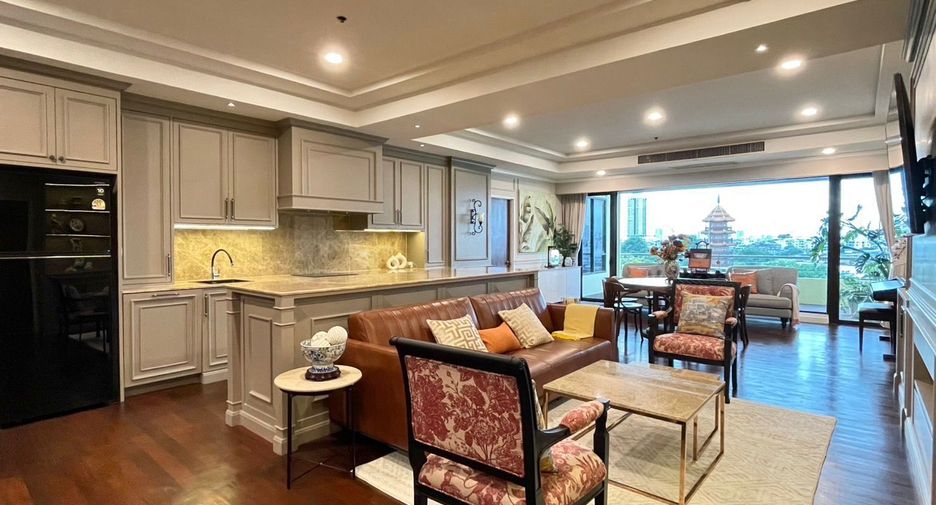 For rent 3 bed condo in Khlong San, Bangkok
