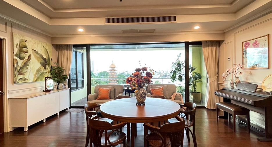 For rent 3 bed condo in Khlong San, Bangkok