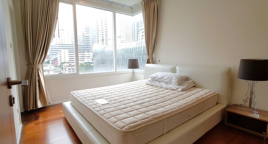 For rent 2 bed condo in Watthana, Bangkok