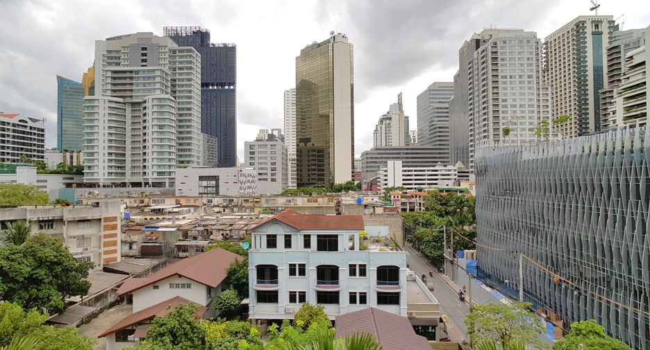 For rent 2 bed condo in Watthana, Bangkok