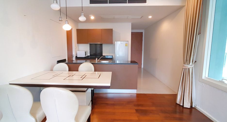 For rent 2 bed condo in Watthana, Bangkok