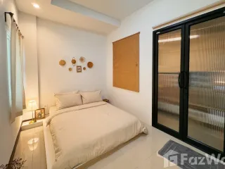 For sale 4 bed townhouse in Mueang Chiang Mai, Chiang Mai
