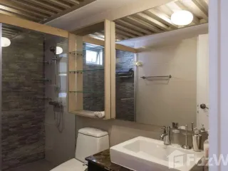 For sale 2 bed condo in Huai Khwang, Bangkok