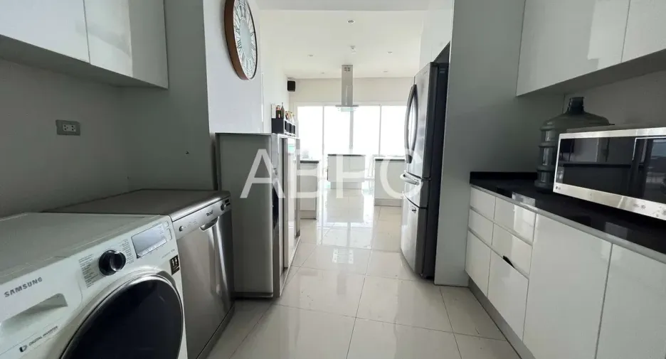 Продажа 4 спальни кондо в Na Jomtien, Паттайя
