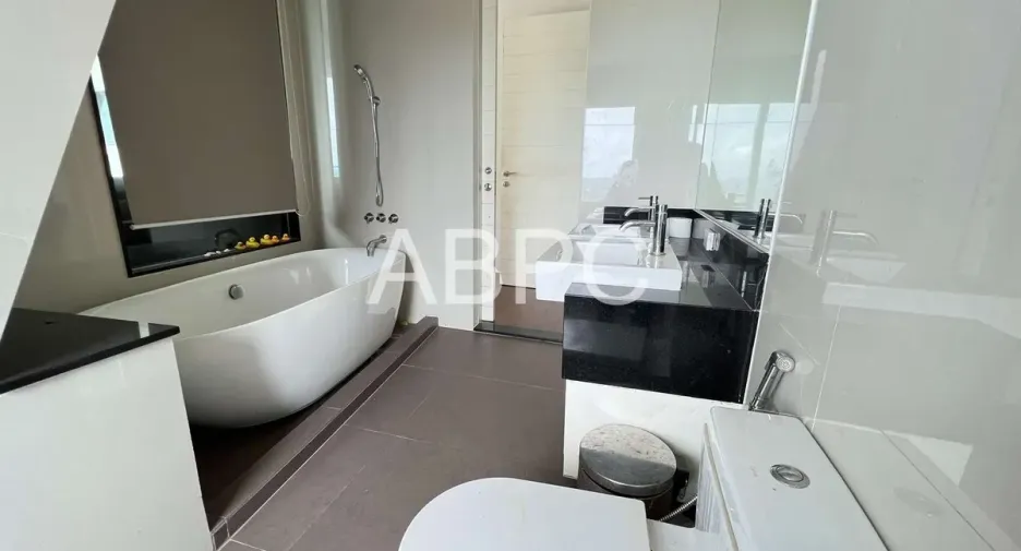 Продажа 4 спальни кондо в Na Jomtien, Паттайя