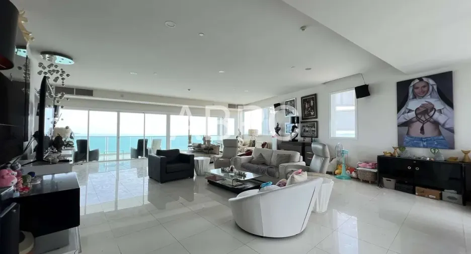 Продажа 4 спальни кондо в Na Jomtien, Паттайя