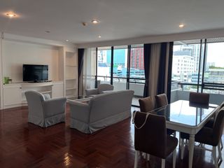 For rent 3 Beds condo in Phaya Thai, Bangkok