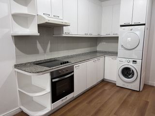 For rent 3 Beds condo in Phaya Thai, Bangkok