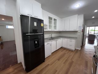 For rent 3 Beds condo in Phaya Thai, Bangkok