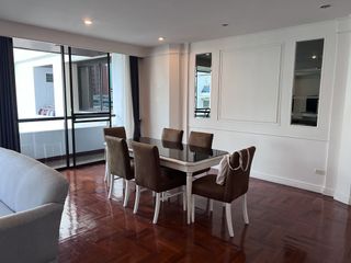 For rent 3 Beds condo in Phaya Thai, Bangkok