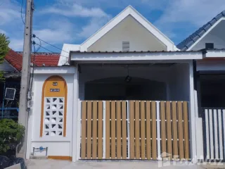 For sale 2 bed townhouse in Mueang Lamphun, Lamphun