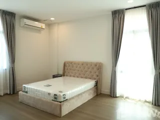 For rent 5 bed villa in Saphan Sung, Bangkok