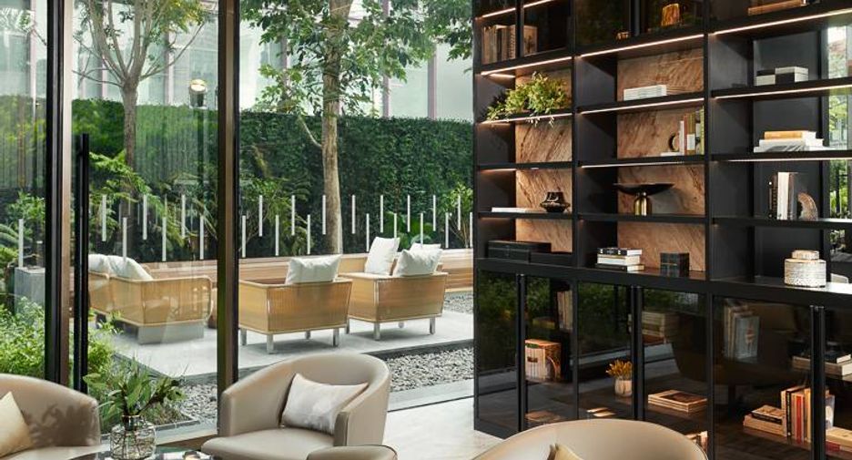 For sale 2 bed condo in Khlong Toei, Bangkok
