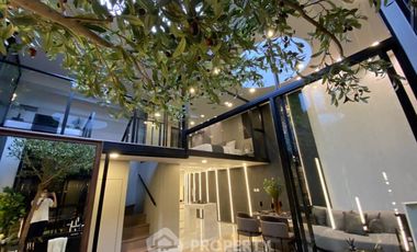 For sale 3 bed condo in Watthana, Bangkok