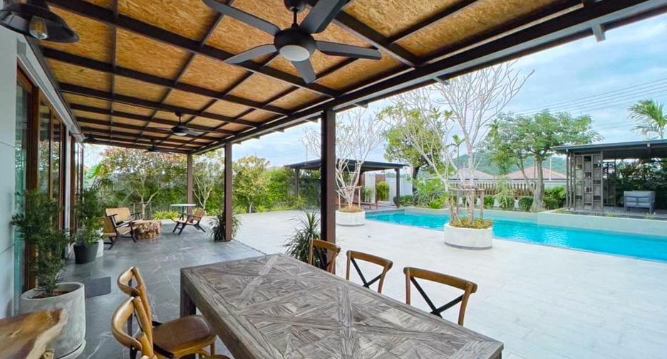For sale 3 bedrooms villa in East Pattaya, Pattaya