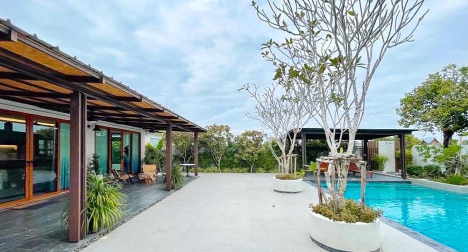 For sale 3 bedrooms villa in East Pattaya, Pattaya