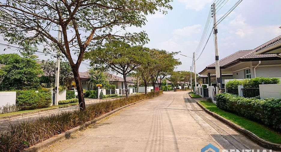For sale 3 bedrooms villa in East Pattaya, Pattaya