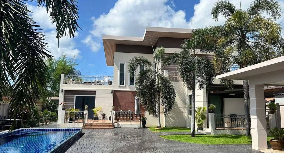 For sale 4 bedrooms house in Sattahip, Chonburi