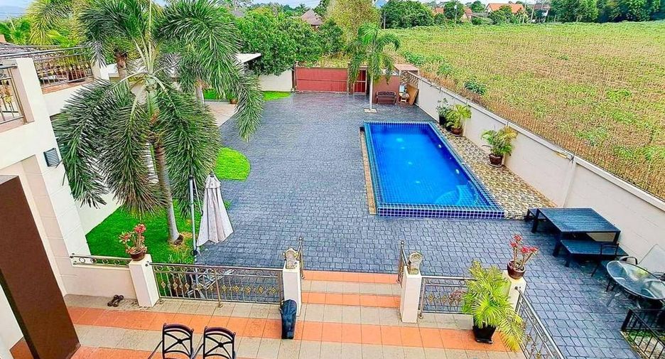 For sale 4 bedrooms house in Sattahip, Chonburi