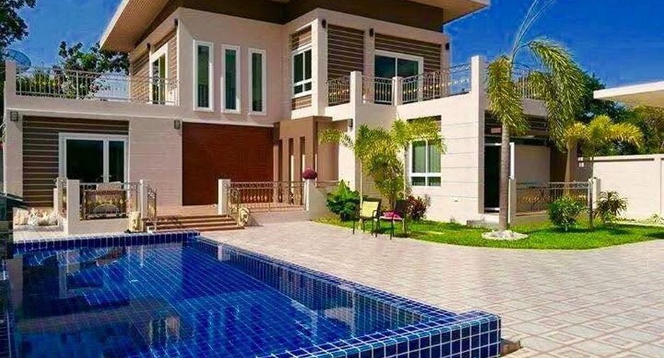 For sale 4 bedrooms house in Sattahip, Chonburi