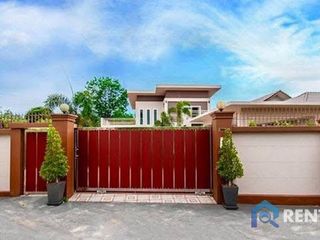 For sale 4 bedrooms house in Na Jomtien, Pattaya