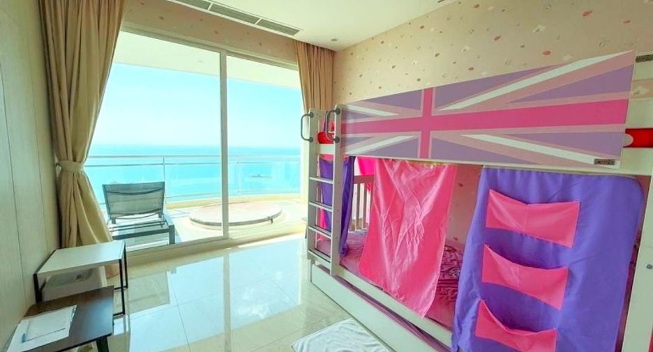 For sale 5 bedrooms condo in Jomtien, Pattaya