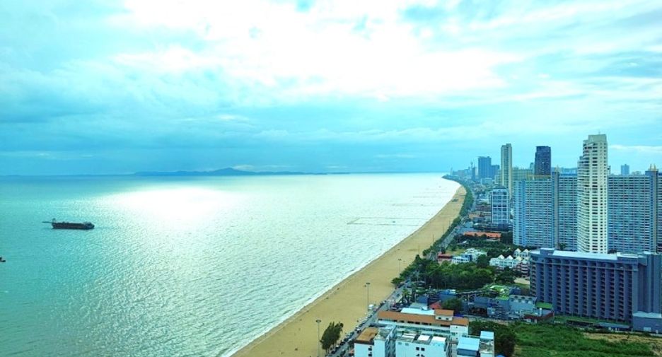 For sale 5 bedrooms condo in Jomtien, Pattaya