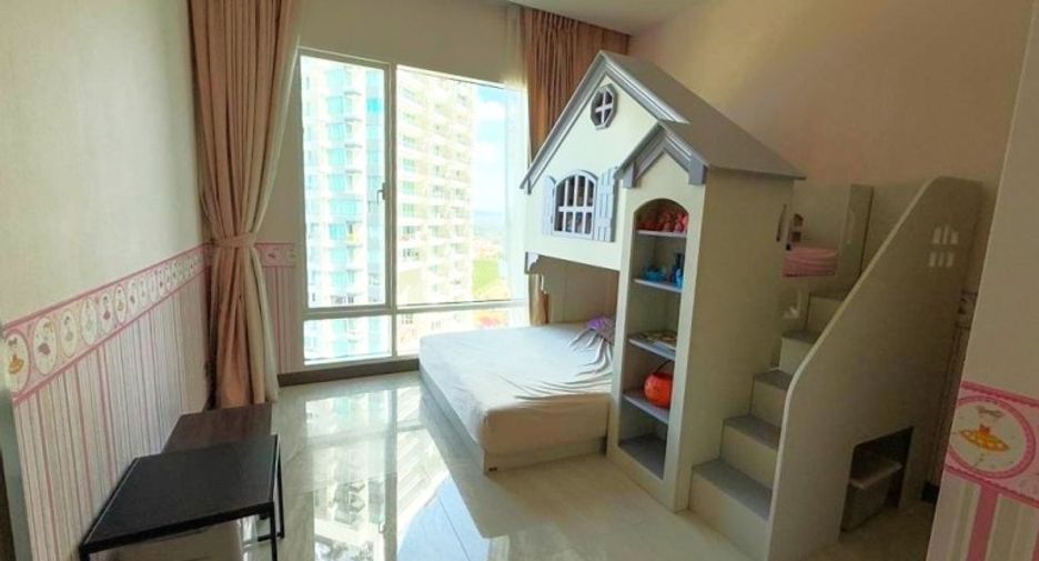 For sale 5 bedrooms condo in Jomtien, Pattaya
