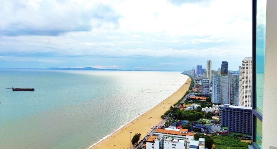 For sale 5 bedrooms condo in Jomtien, Pattaya