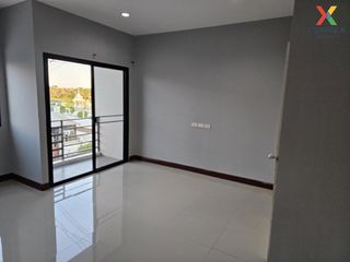 For sale 3 bed retail Space in Sam Phran, Nakhon Pathom
