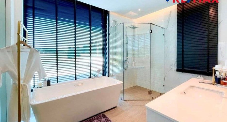 For sale 4 bedrooms house in Mueang Chon Buri, Chonburi