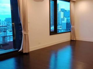 For sale 3 Beds condo in Khlong Toei, Bangkok