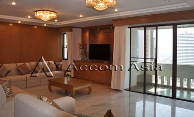 For rent 3 bed condo in Khlong Toei, Bangkok