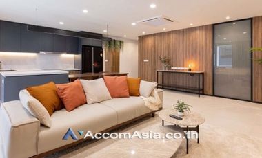 For rent 3 Beds condo in Khlong Toei, Bangkok