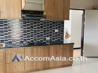 For rent 4 bed condo in Khlong Toei, Bangkok