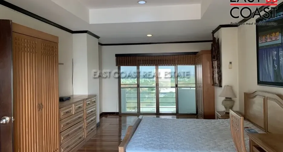 À louer et à vendre 3 chambres condo à Na Jomtien, Pattaya