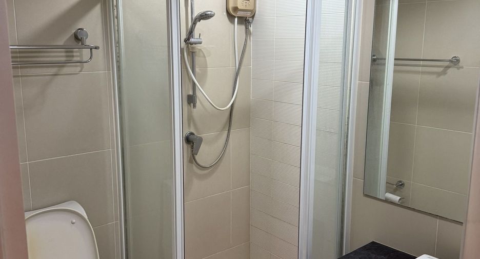 For rent studio condo in Huai Khwang, Bangkok
