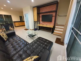 For sale 4 bed townhouse in Suan Luang, Bangkok