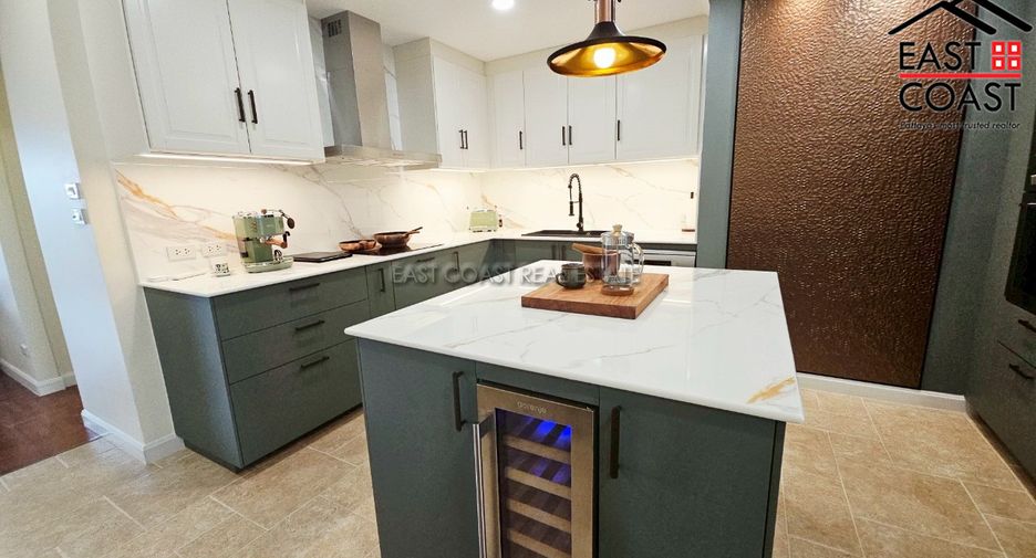 Condo en venta de 3 habitaciones en Pratumnak, Pattaya
